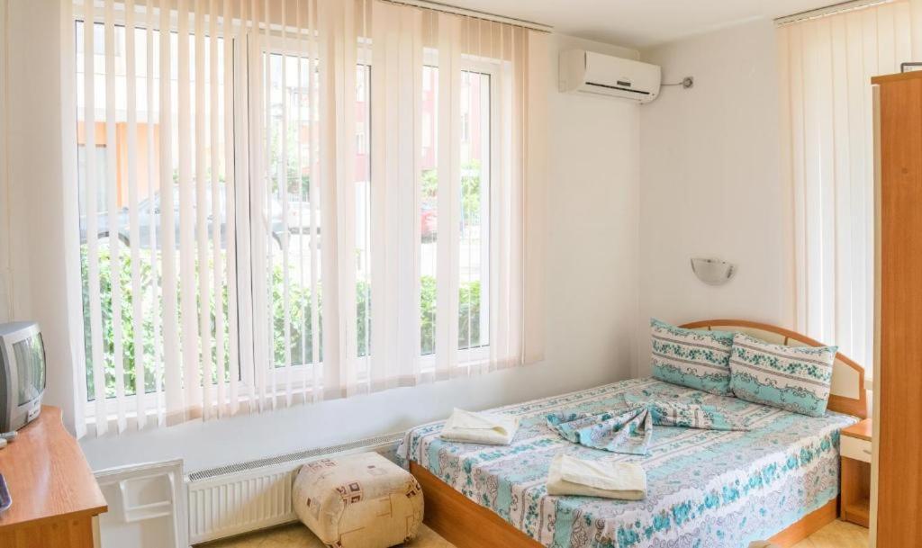 Guest House Eos Sozopol Bagian luar foto